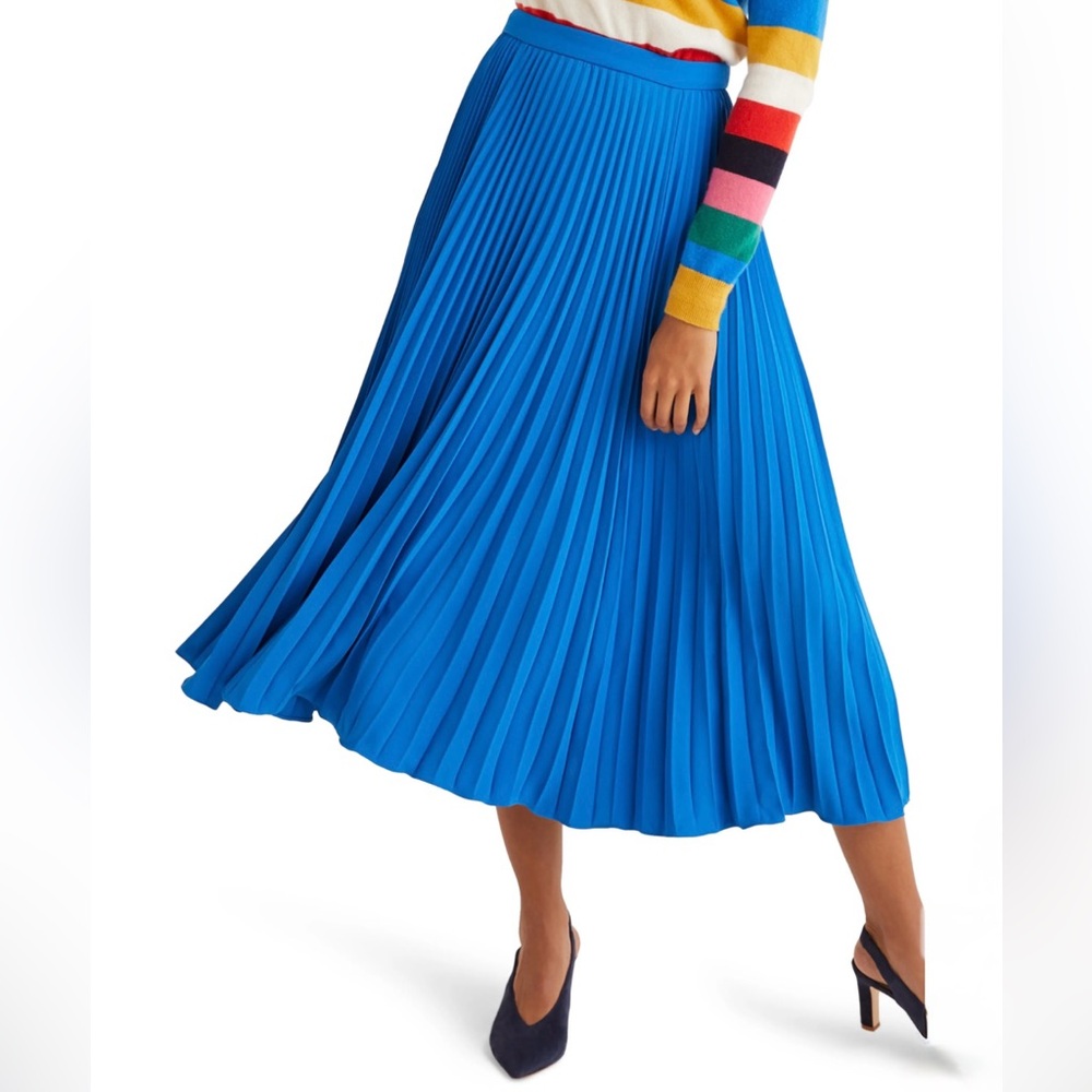 Elegant Blue Pleated Skirt